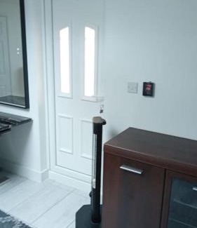 Thamesmead Apartamento | Luxurious & Stylish Flat, Access to Public Transport & Shops
