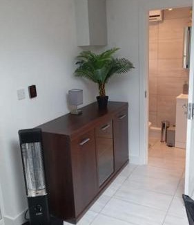 Thamesmead Apartamento | Luxurious & Stylish Flat, Access to Public Transport & Shops