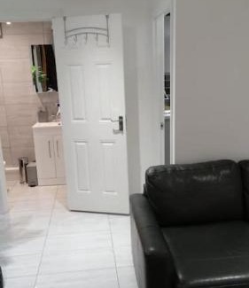 Thamesmead Apartamento | Luxurious & Stylish Flat, Access to Public Transport & Shops