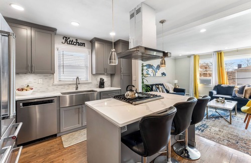 Irvington Apartamento | Luxurious Suburban 3BR Oasis