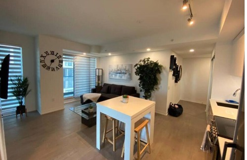 Garden District Condominio | Luxurious Suite In Heart Of City! Yonge/dundas Sq!