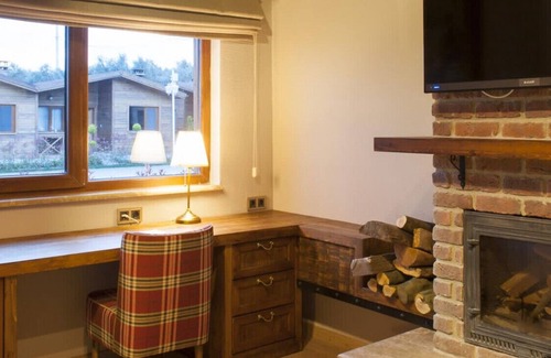 Orhangazi Casa | Luxurious Suits Surrounded by Nature with Jacuzzi & Shared Pool in Bursa
