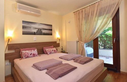 Sane Villa | Luxurious Sunny Villa near the beach with a pool