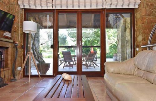 Sane Villa | Luxurious Sunny Villa near the beach with a pool