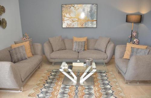 Osu Klottey Apartamento | Luxurious Superior Apartment One Bedroom Space available
