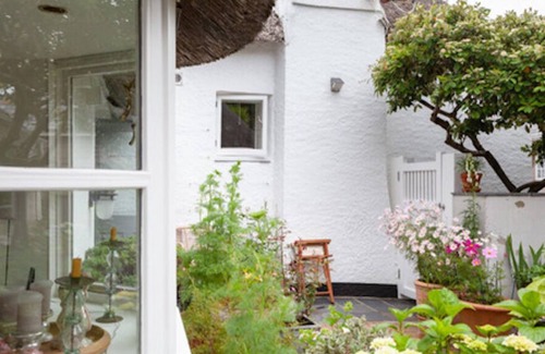 Thurlestone Cabaña | Luxurious thatched cottage in picturesque coastal village of Thurlestone S.Devon
