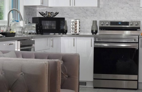 Hastings Cabaña | Luxurious & Trendy Cottage on Trent River - 2 hours from Toronto