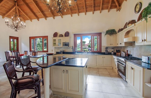 Los Mangos Villa | Villa del Encanto - 5 bdr - Near beach - Butler, cook, cleaning, golf cart