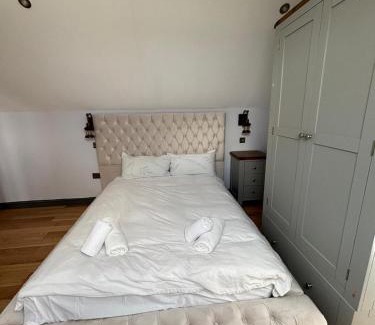 Portree Apartamento | Luxurious, Unique, and Elegant Cottage by Portree