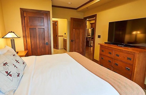 Ridgedale Complejo | ¡Unidades de lujo en The Cliffs at Long Creek!