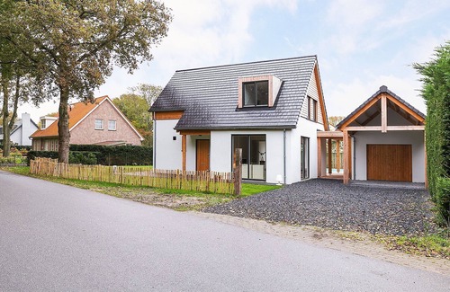 Oostkapelle Casa | Luxurious vacation villa for 10 people with heated pool and sauna in a dream location