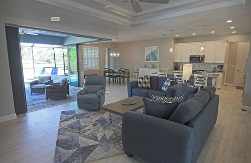 White Marsh Casa | Luxurious Vacation Home on Long Marsh Golf Course 11th Green in Rotonda West