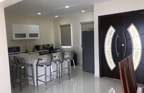 Savaneta Casa | Lujosa Villa Fillipe 2 a estrenar! Vista al mar: espaciosa, piscina privada y aire acondicionado.