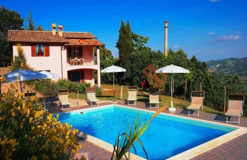 Acqualagna Villa | Luxurious Villa in Acqualagna with Swimming Pool