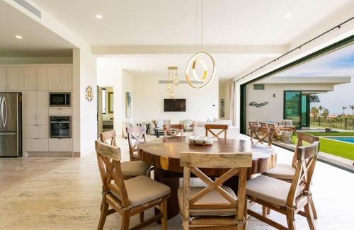 Cabo Bello Villa | Luxurious Villa spacious annd private steps frm Beach