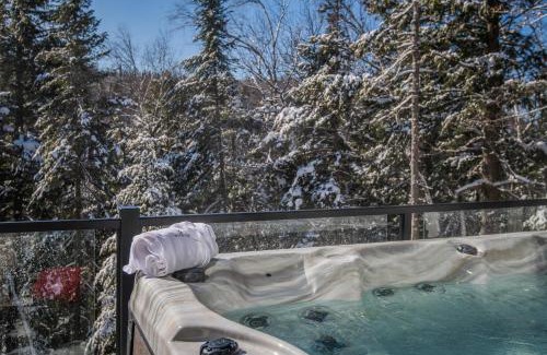 La Conception Chalet De Esquí | Luxurious Villa Tremblant 4 Bdrs W Hot Tub B85
