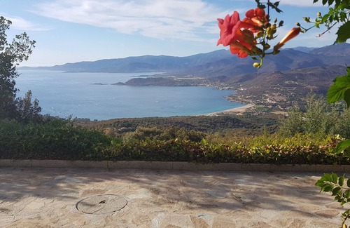 Calcatoggio Villa | Villa de lujo con impresionantes vistas panorámicas al mar y la montaña