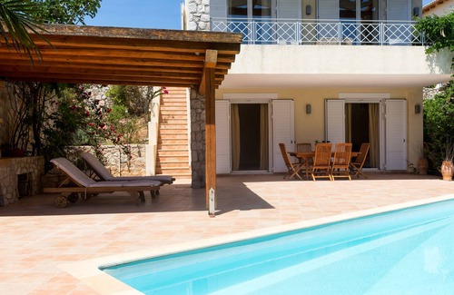 Kosta Villa | Lujosa villa con piscina en Porto Heli