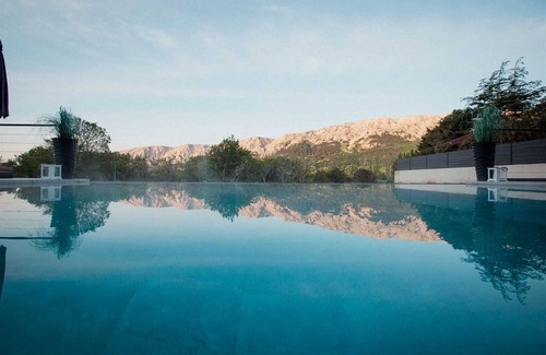 Baska Villa | Luxurious villa with sauna and game room