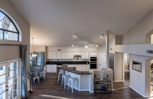 The Islands Casa | Luxurious Waterfront 5 Bedroom Home with Private Boat and Dock