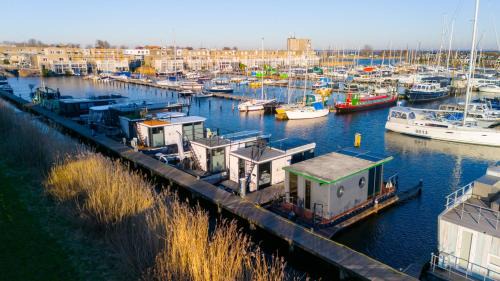Zeewolde Alquiler De Eote | Luxurious waterloft near beach and centre by Weltevreden Experience