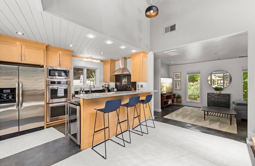 Geyserville Casa | Luxurious Wine Country Oasis--Complimentary wine tasting at Croix included!