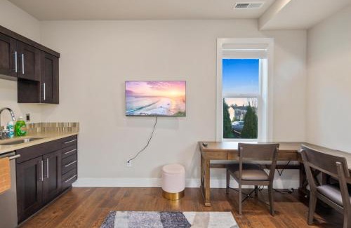 West Ridge Casa | Luxurious Woodinville WA Guest Suite for Rent