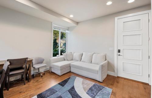 West Ridge Casa | Luxurious Woodinville WA Guest Suite for Rent