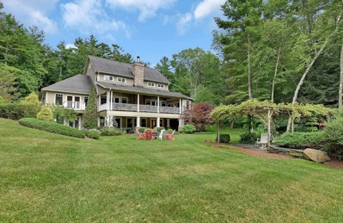 Great Barrington Casa | Luxuriously Comfortable Country Home
