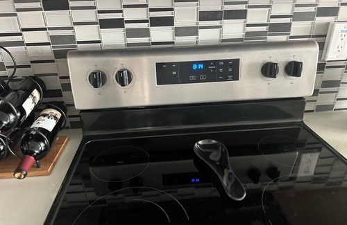 Downtown Sacramento Condominio | Luxury 1-bed condo in midtown Sacramento with modern amenities and city views.