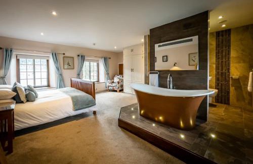 Bowness-on-Windermere Villa | Luxury 1 bed Villa - great location - Peaceful-Hot Tub