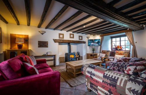 Bowness-on-Windermere Villa | Luxury 1 bed Villa - great location - Peaceful-Hot Tub