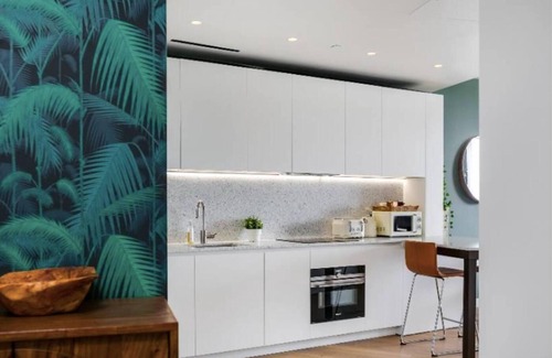 Shepherd's Bush Apartamento | Luxury 1 bed in Soho House Building w Pool, gym