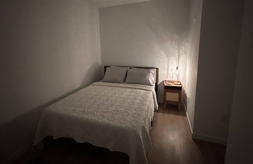 Hackensack River Waterfront Apartamento | Luxury 1 Bedroom Apt. with Amenties