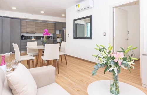 Marbella Condominio | Luxury 1 bedroom apt free parking and balcony