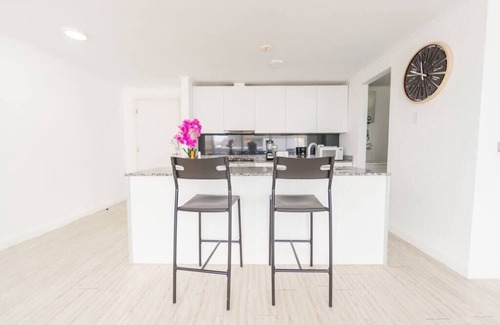 San Francisco Apartamento | Luxury 1 bedroom apt free parking and Pool
