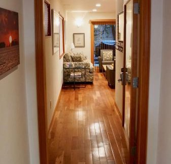Marina Peninsula Casa | Luxury 1 Bedroom Unit-Walk to Beach -Baby Friendly