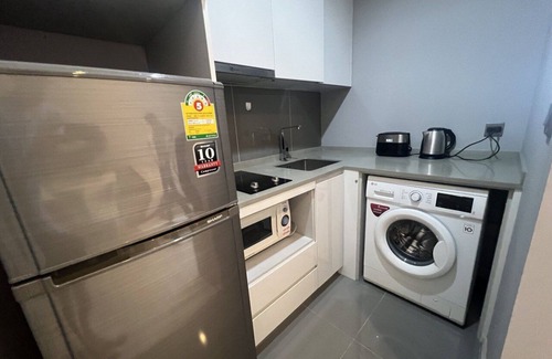 Ekkamai Condominio | Luxury 1 Bedroom Convenient in Ekkamai