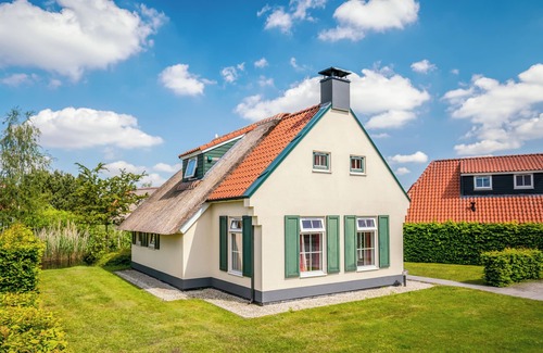 Sevenum Casa | Luxury 16-32-person group accommodation in the holiday park Landal Domein De Schatberg