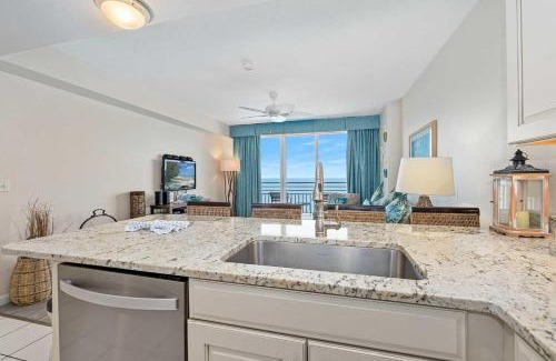 Brush - Stewarts Casa | Luxury 18th Floor 1 BR Condo Direct Oceanfront Beach Resort Villa