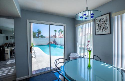 North Las Vegas Casa | Luxury 1900 SQ FT House Huge 46 FT Pool & Hot SPA
