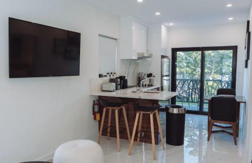West Bay Apartamento | Luxury 1Bbr 1Bath Condo in Westbay, Arza Hideaway