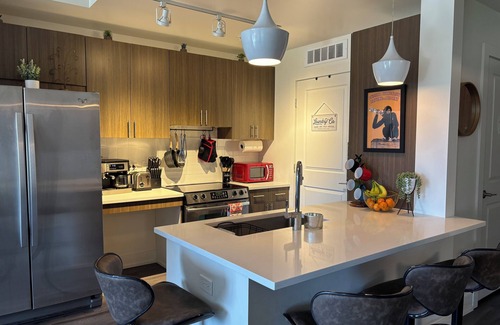 Cherry Creek Apartamento | Luxury 1bd/1ba - Rooftop pool, w/d in unit, walkable North Cherry Creek