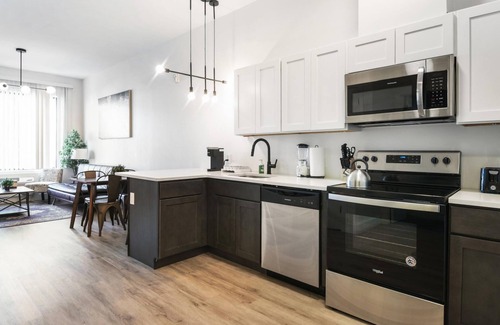 Elizabeth Apartamento | Luxury 1BR 30 Mins to Manhattan Evonify