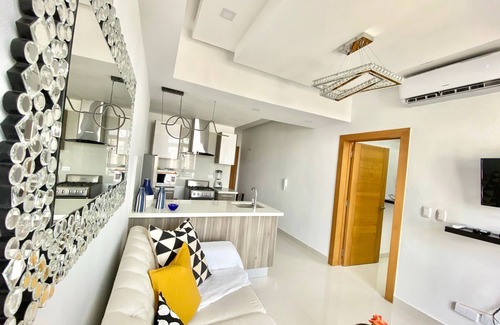 Downtown Santo Domingo Condominio | luxury 1br , Pool, Gym, cerca Agora Mall