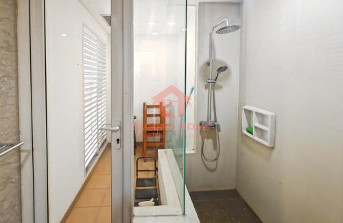 Old Jakarta Apartamento | Luxury 1BR Royale Springhill Private Lift