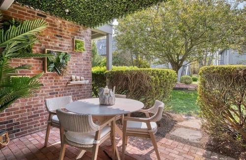 Sag Harbor Casa | Luxury 1BR Townhouse in Sag Harbor Walk to Dining & Waterfront