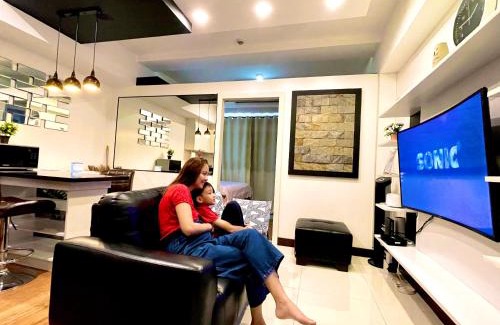 Pinagsama Apartamento | Luxury 1BR Unit with Pool at Venice Luxury Residences, Tower Domenico, McKinley Hill, Taguig City