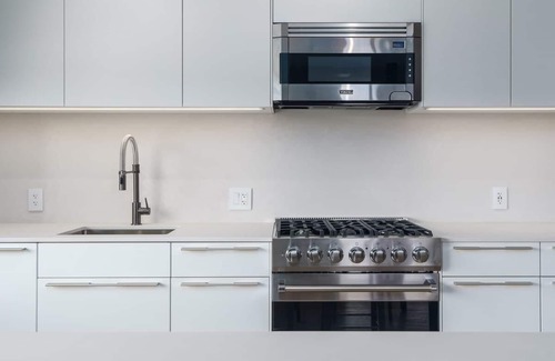 Berkeley Hotel | Luxury 2/1 on Tennyson St w/ Rooftop Deck & Views