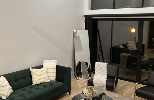 Roosevelt Condominio | Luxury 2 Bd!! Privacy and Convenience Near Downtown with Great Skyline Views!!